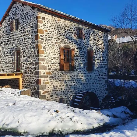 לינה וארוחת בוקר Le Moulin Du Cheix *